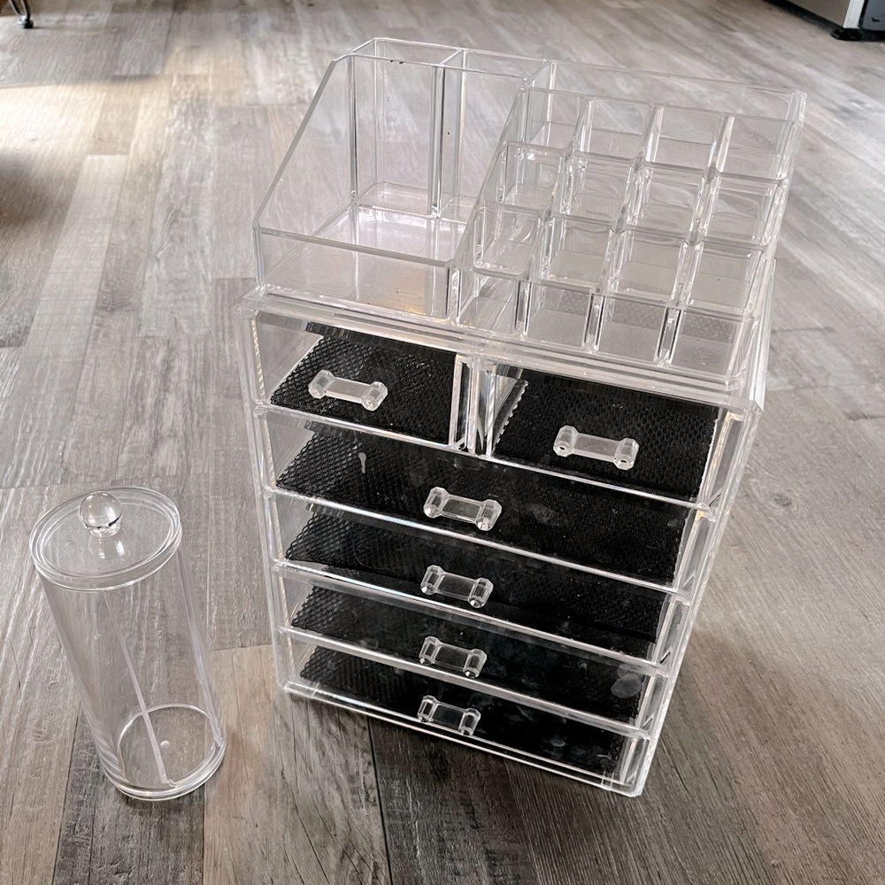 Acrylic cosmetics and makeup organizer